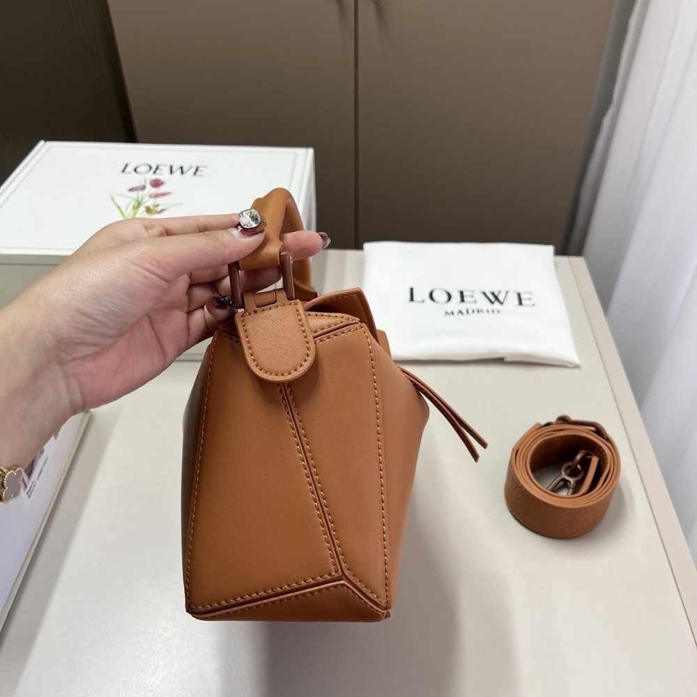 L0ew* Small Featherlight Puzzle Bag Brown 24Cm A510S21X88 3627