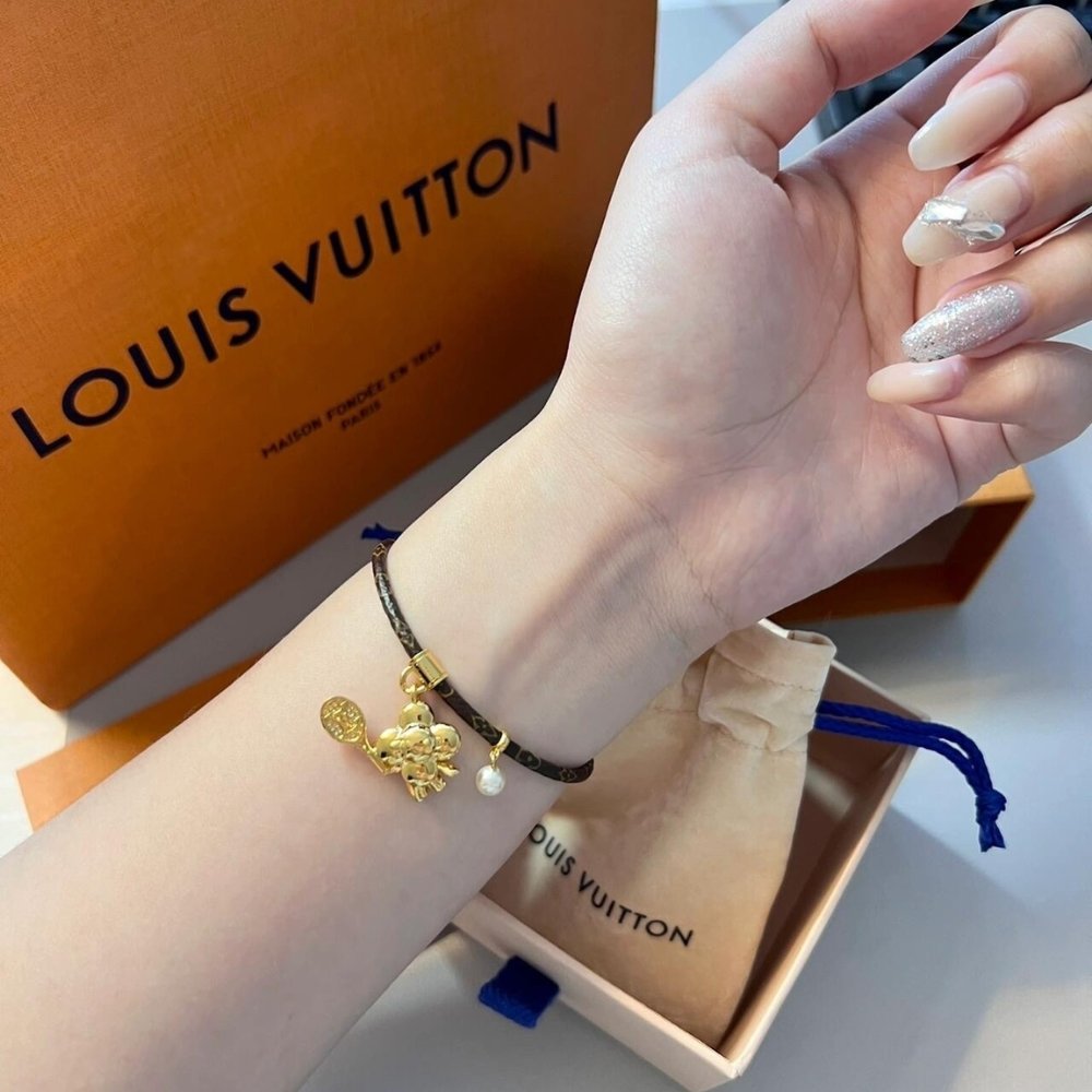 L0vis Vvtt0n Vivienne On The Court Bracelet Monogram Brown M8087Z