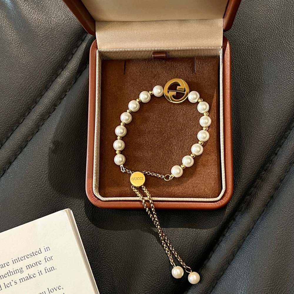 Gvc*1 Interlocking Pearl Bracelet Gold ‎839033 JCF27 8062