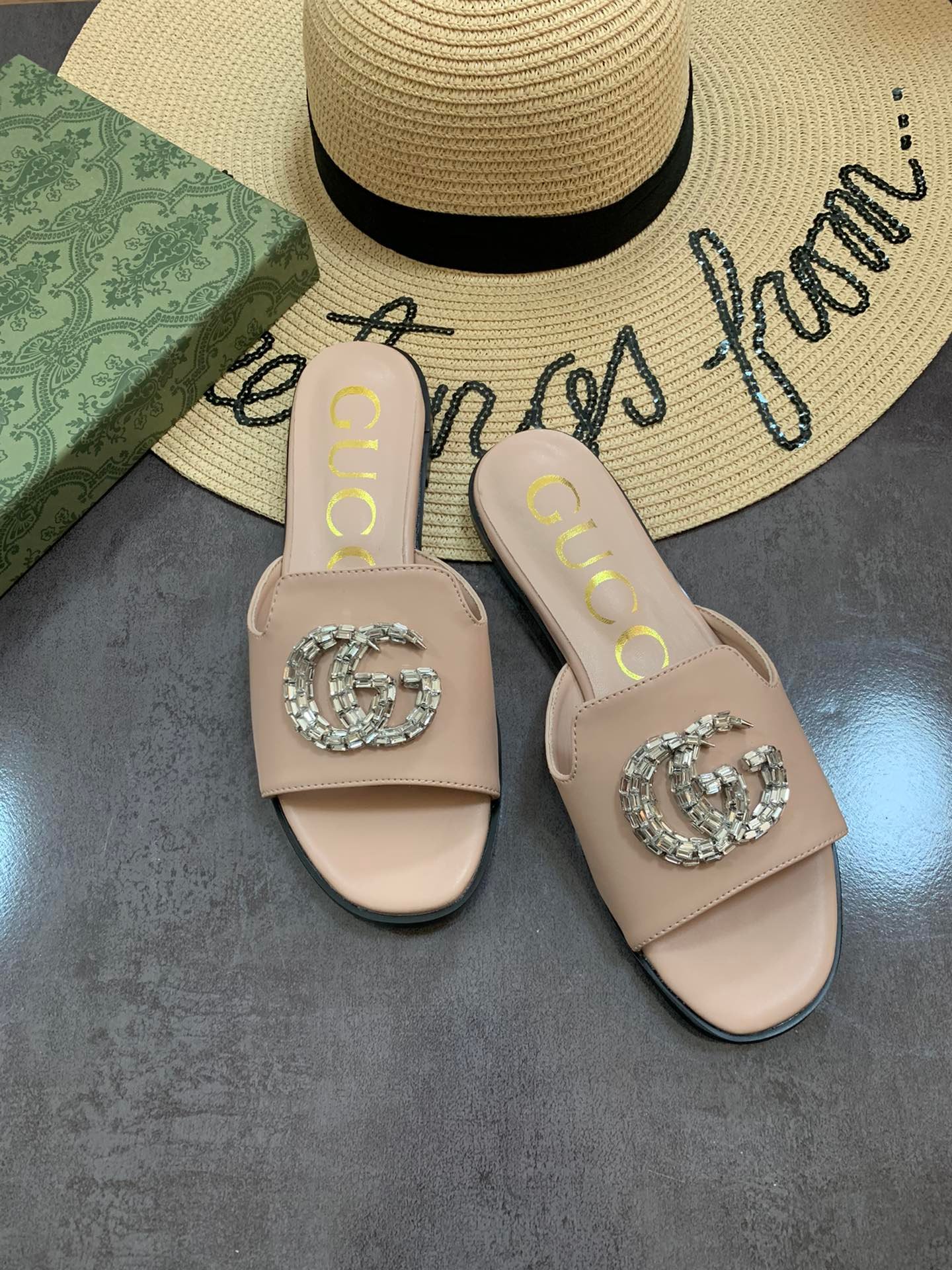 Gvc*1 Double G Slippers Leather Beaded In Beige