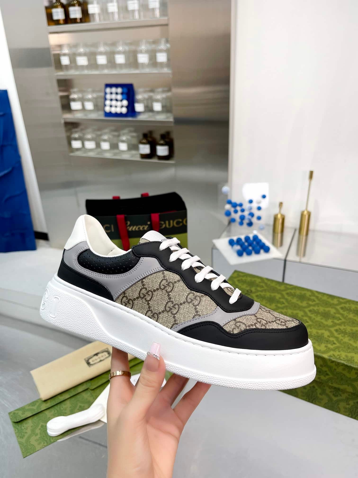 Gvc*1 Men’S Gg Trainer Svp*me Canvas Beige 669582 Upga0 1080