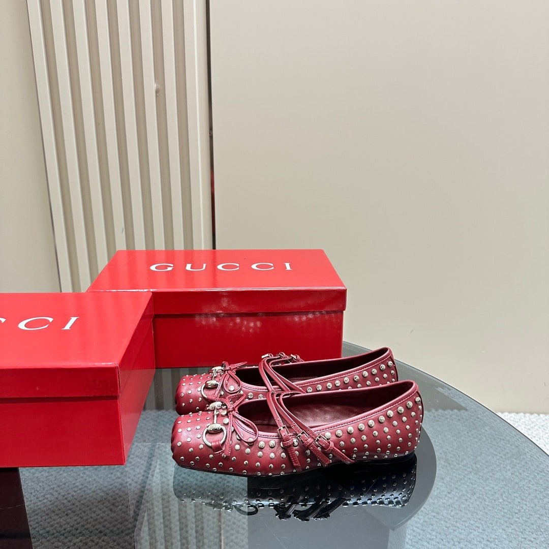 Gvc*1 Women’s Horsebit Ballet Flat Allover Studs Red 821218 Aaeev 6249