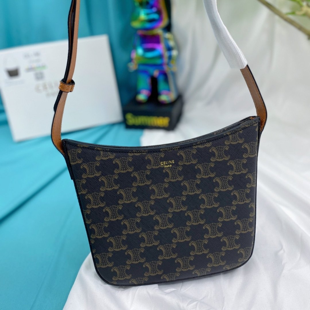 Ce1i*e Croque Bag In Triomphe Canvas And Calfskin Tan 19Cm 112272Cuz 04Lu