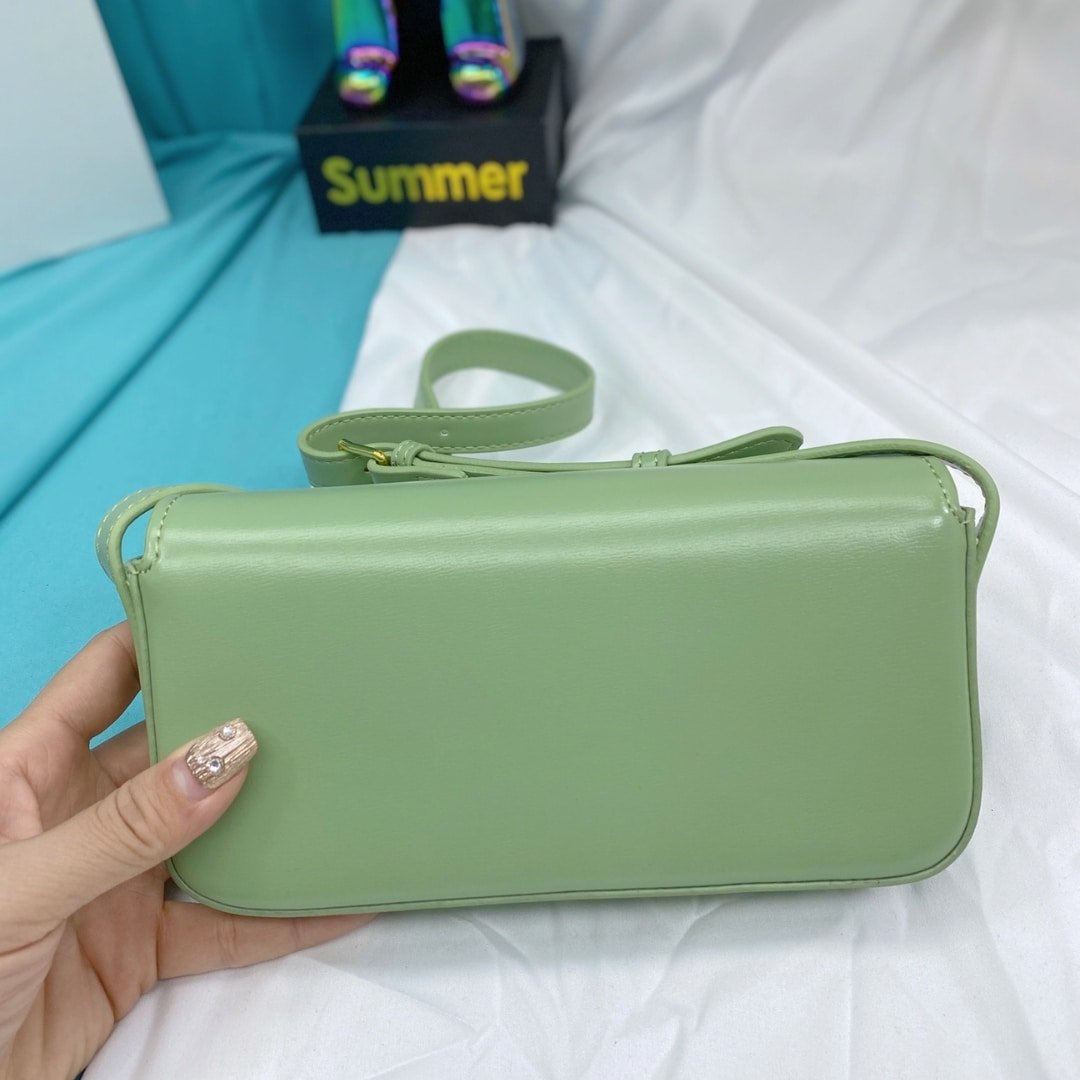 Ce1i*e Triomphe Shoulder Bag In Shiny Calfskin Green 20Cm 194143Bf4 31La