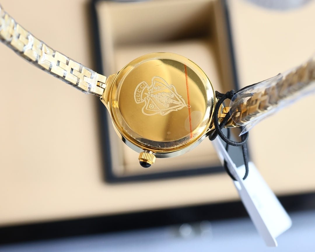 Gvc*1 Ladies Watch Round Case With Slim Dial Gold In Black 22Mm