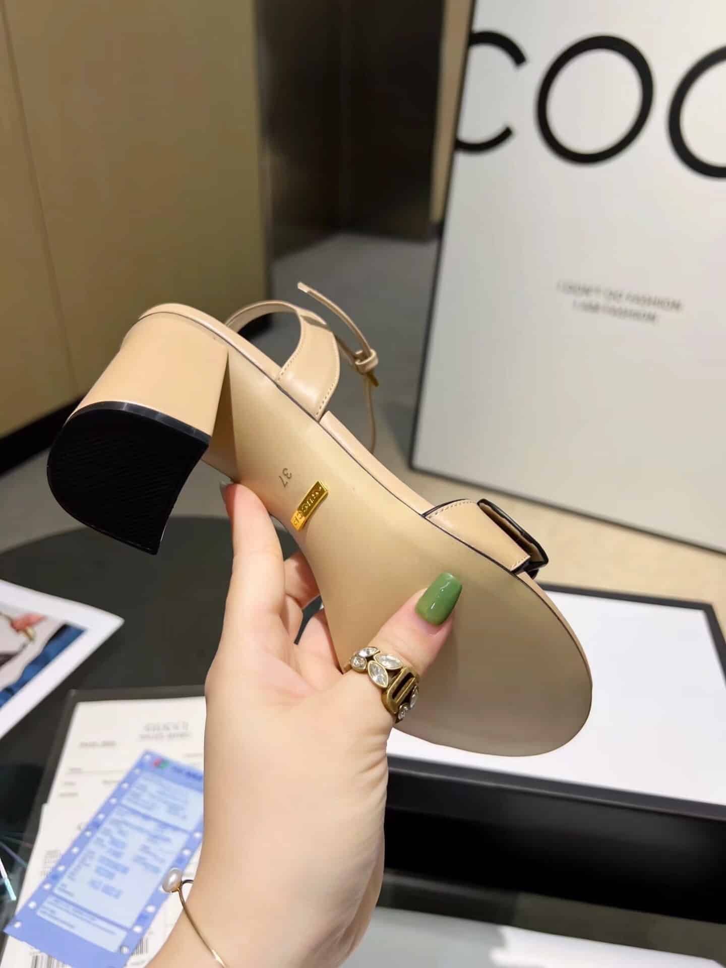 Gvc*1 Leather Mid Heel Sandal Beige