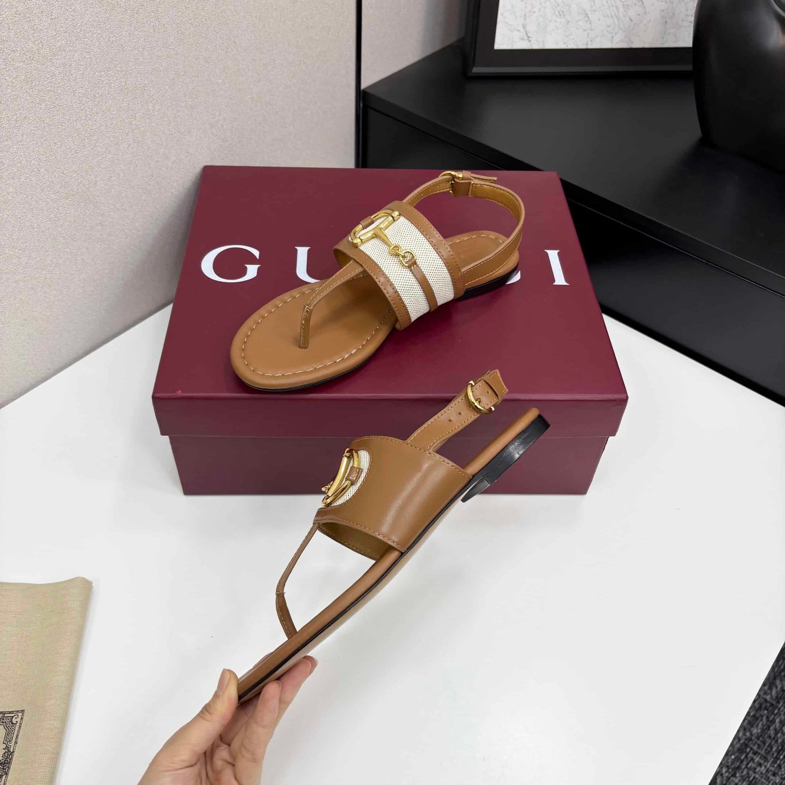Gvc*1 Women’s Thong Sandal With Horsebit Light Brown 834431 Aaezj 2744