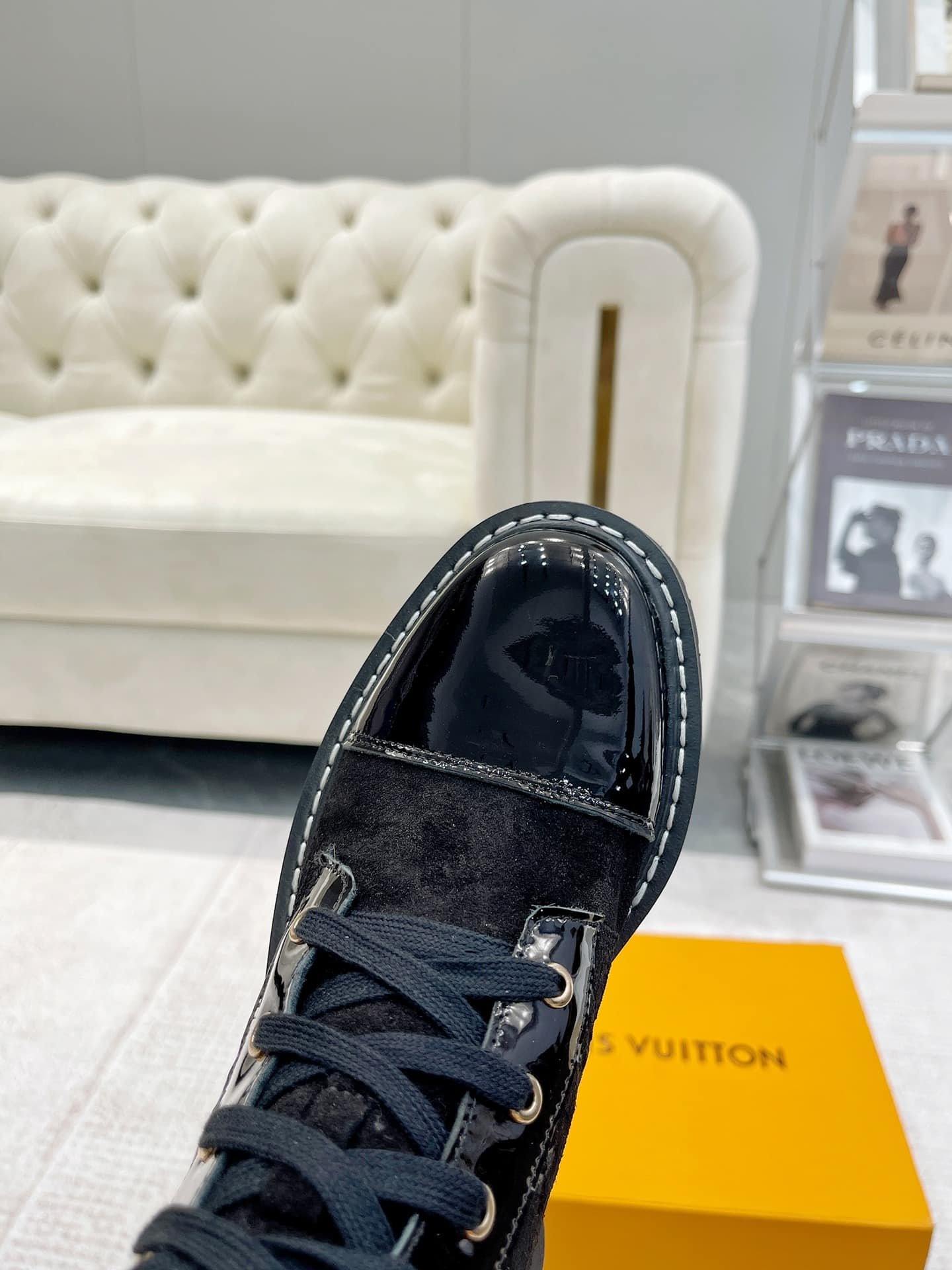 L0vis Vvtt0n Territory Flat Ranger Black