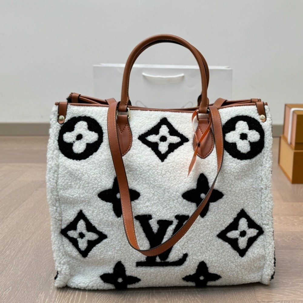 L0vis Vvtt0n Monogram Giant Teddy Onthego White 38Cm