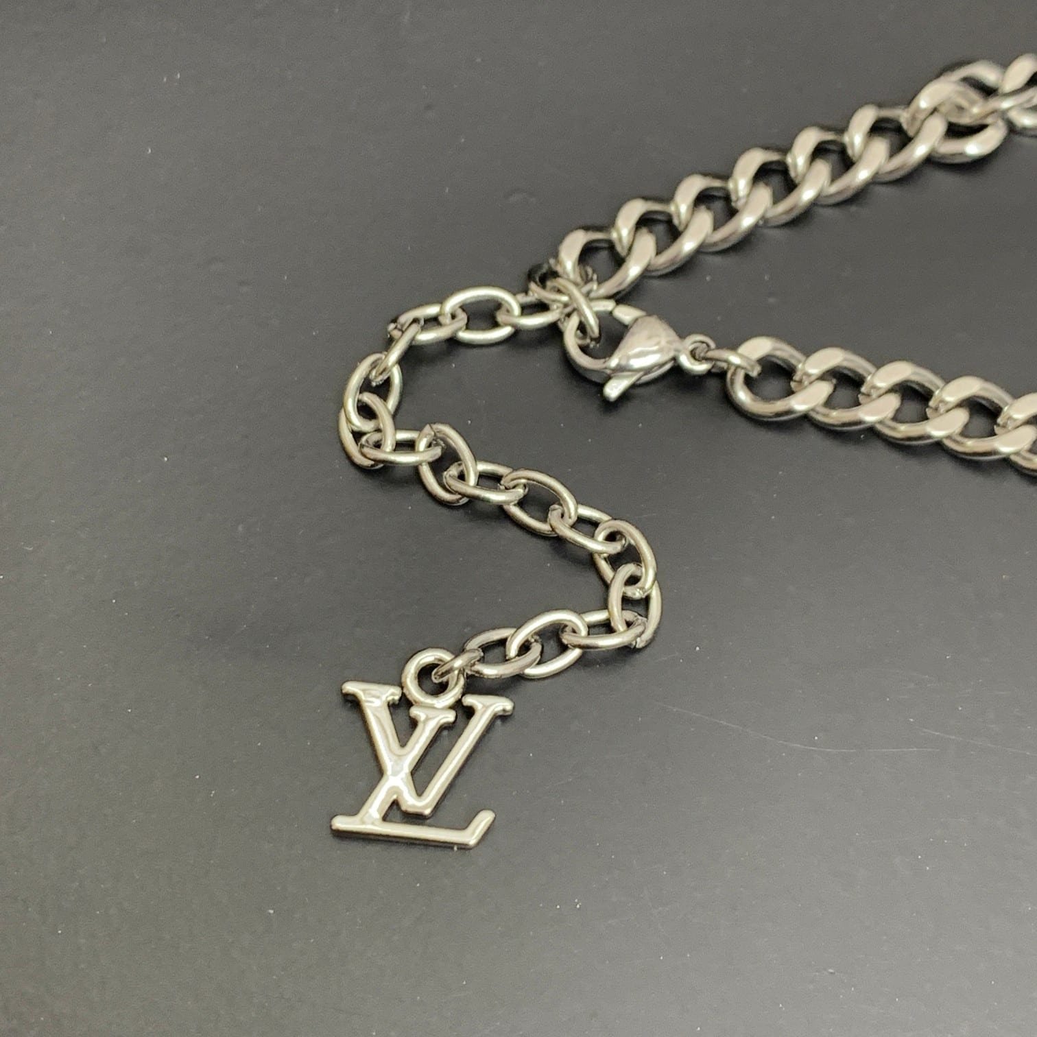 L0vis Vvtt0n Monogram Row Bracelet Brass M1598A