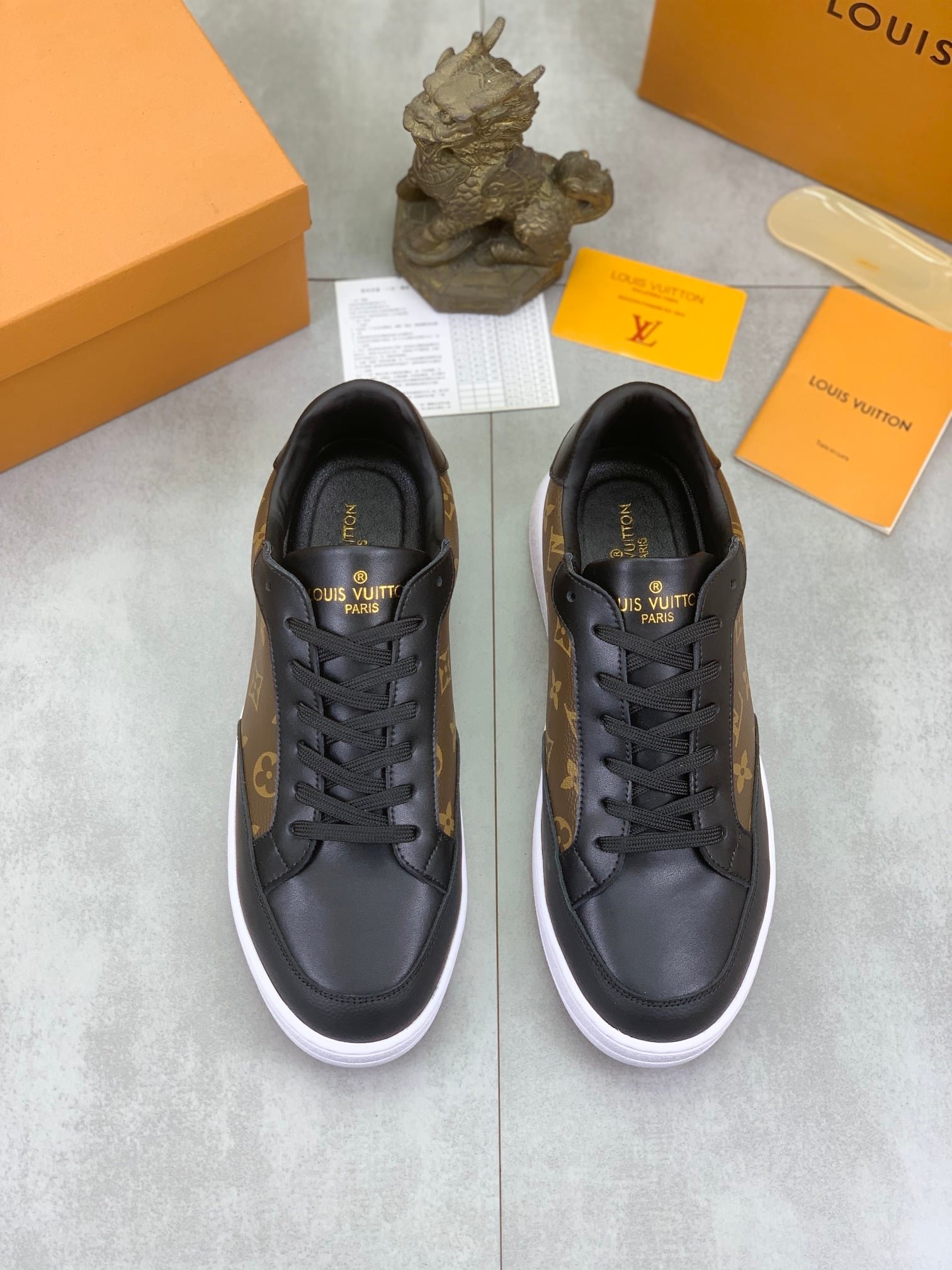 L0vis Vvtt0n Sneaker Calfskin Monogram Pattern In Brown