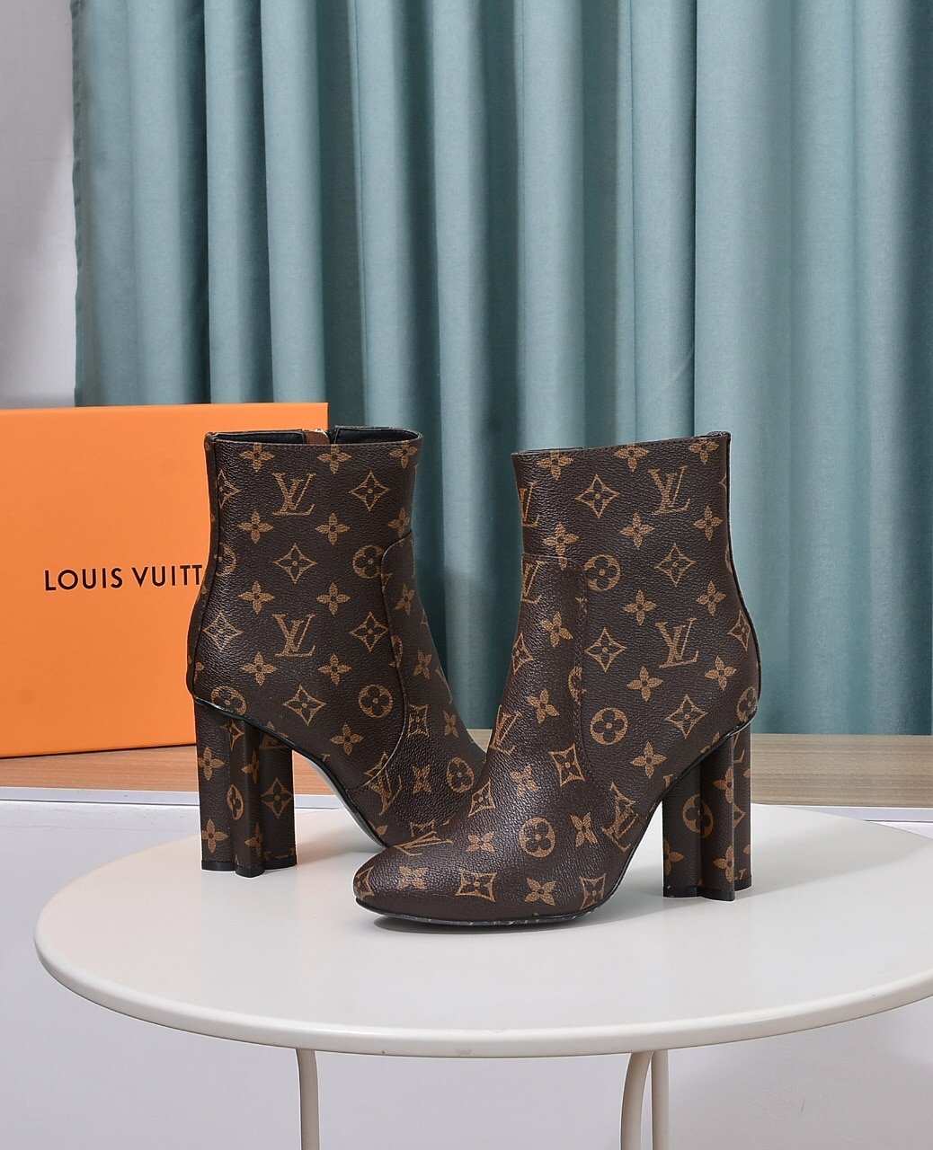 L0vis Vvtt0n Silhouette Ankle Boot Monogram Brown