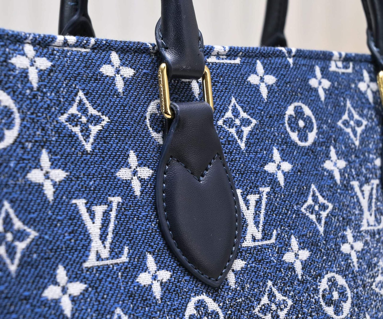 L0vis Vvtt0n Onthego Tote Denim Bag 35Cm M59608