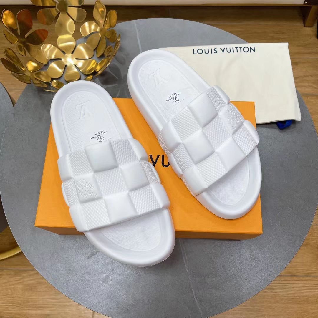 L0vis Vvtt0n Slide White