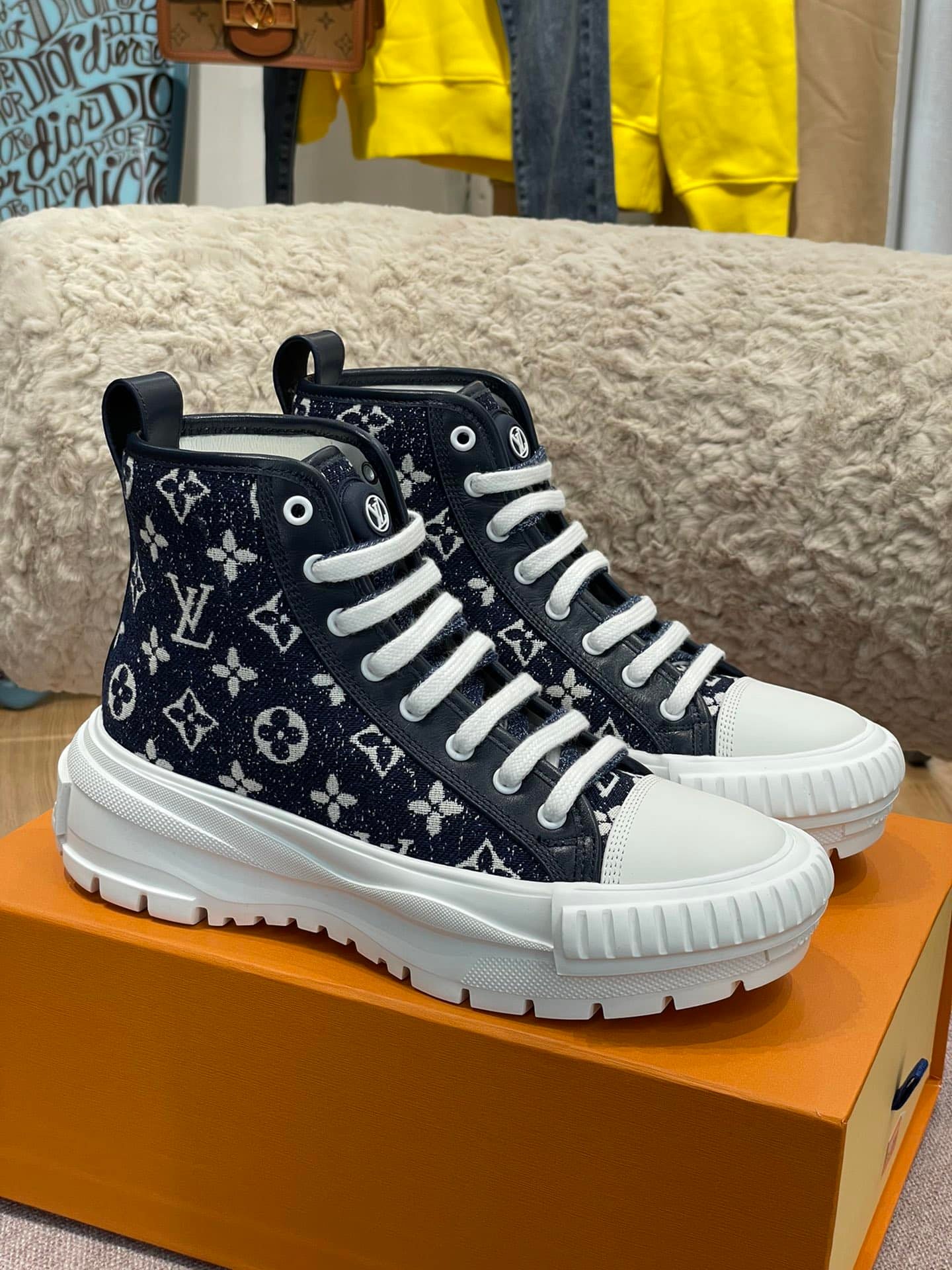 L0vis Vvtt0n Squad Sneaker Monogram Black