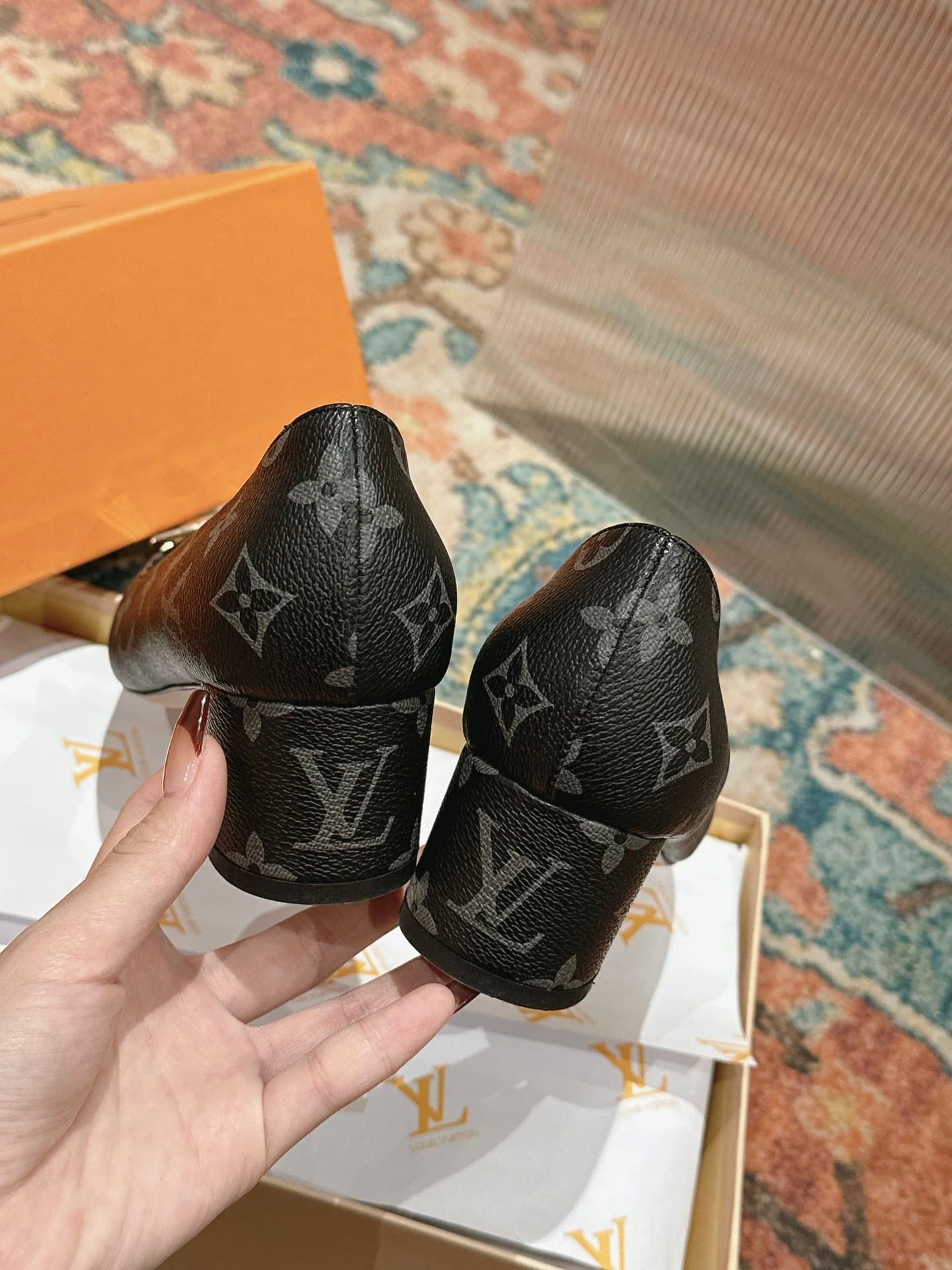 L0vis Vvtt0n Madeleine Pumps Monogram Black