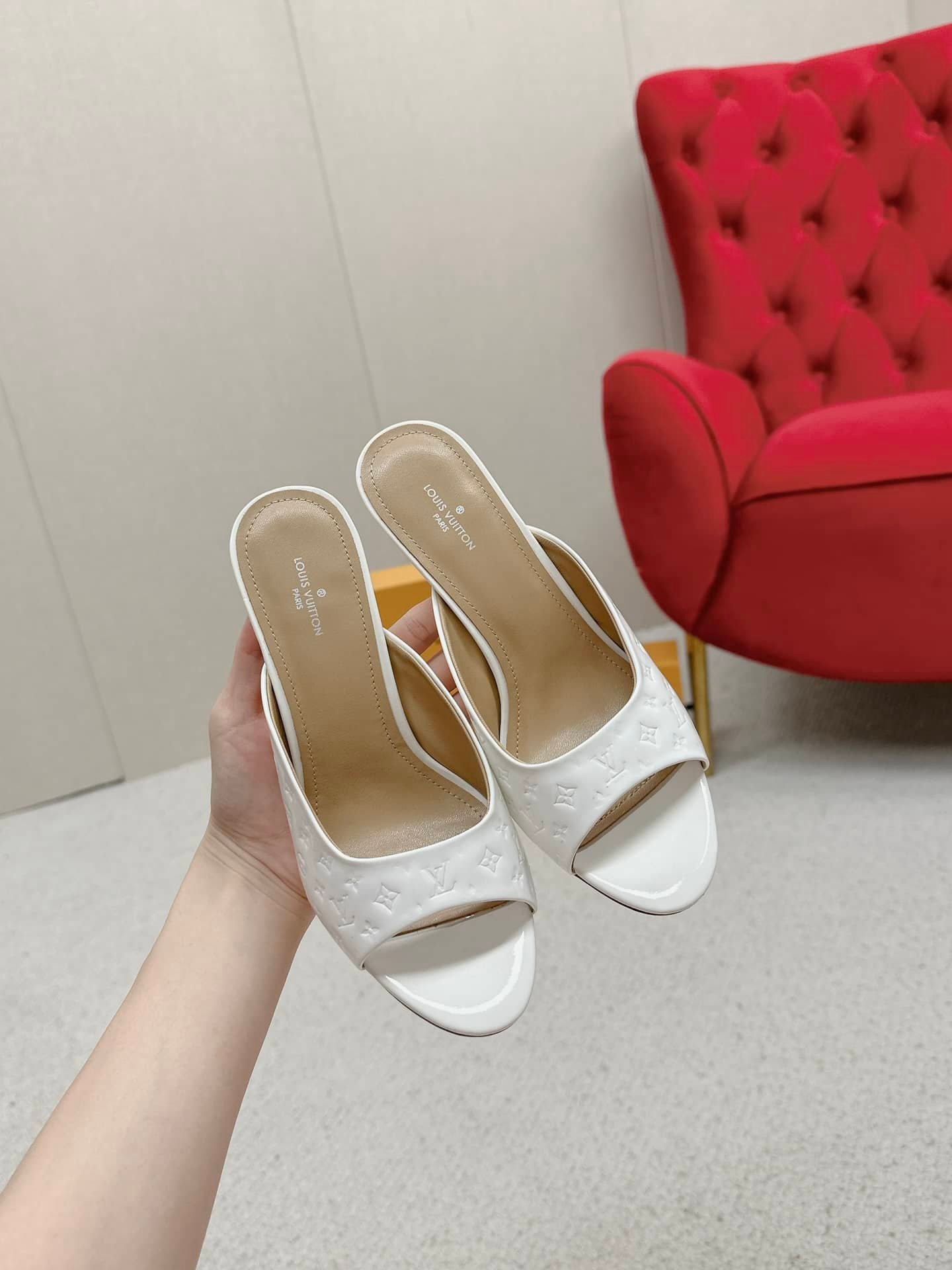 L0vis Vvtt0n S*per Mule Sandals White 1Acj51