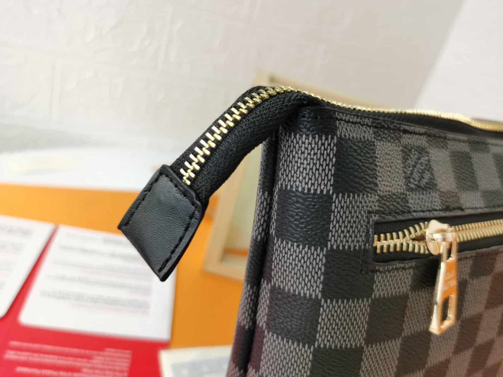 L0vis Vvtt0n Pochette Damier Canvas Black 28Cm