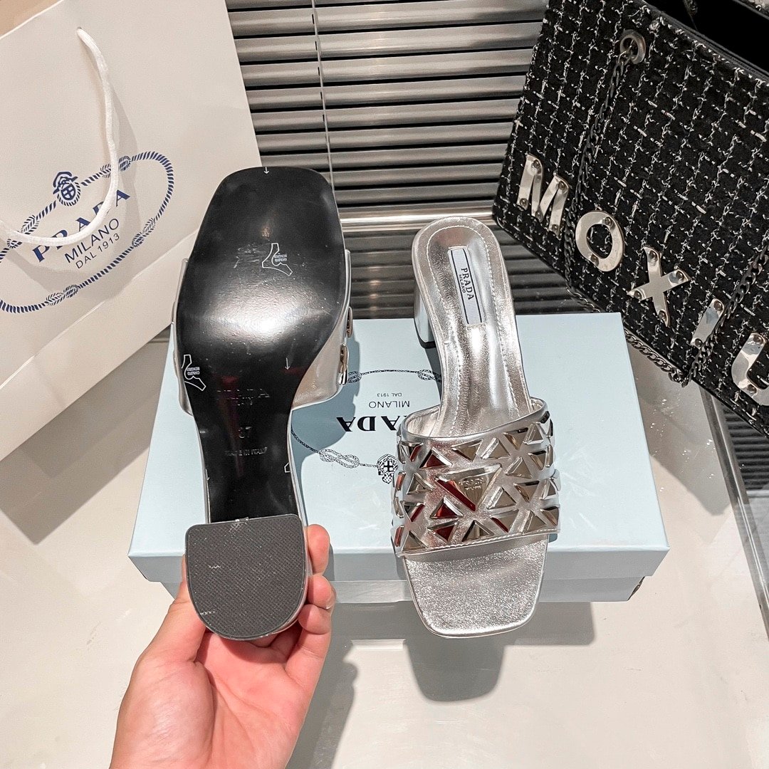 Pra*a Ciabatte Spazzolato Borchie Sandals Silver