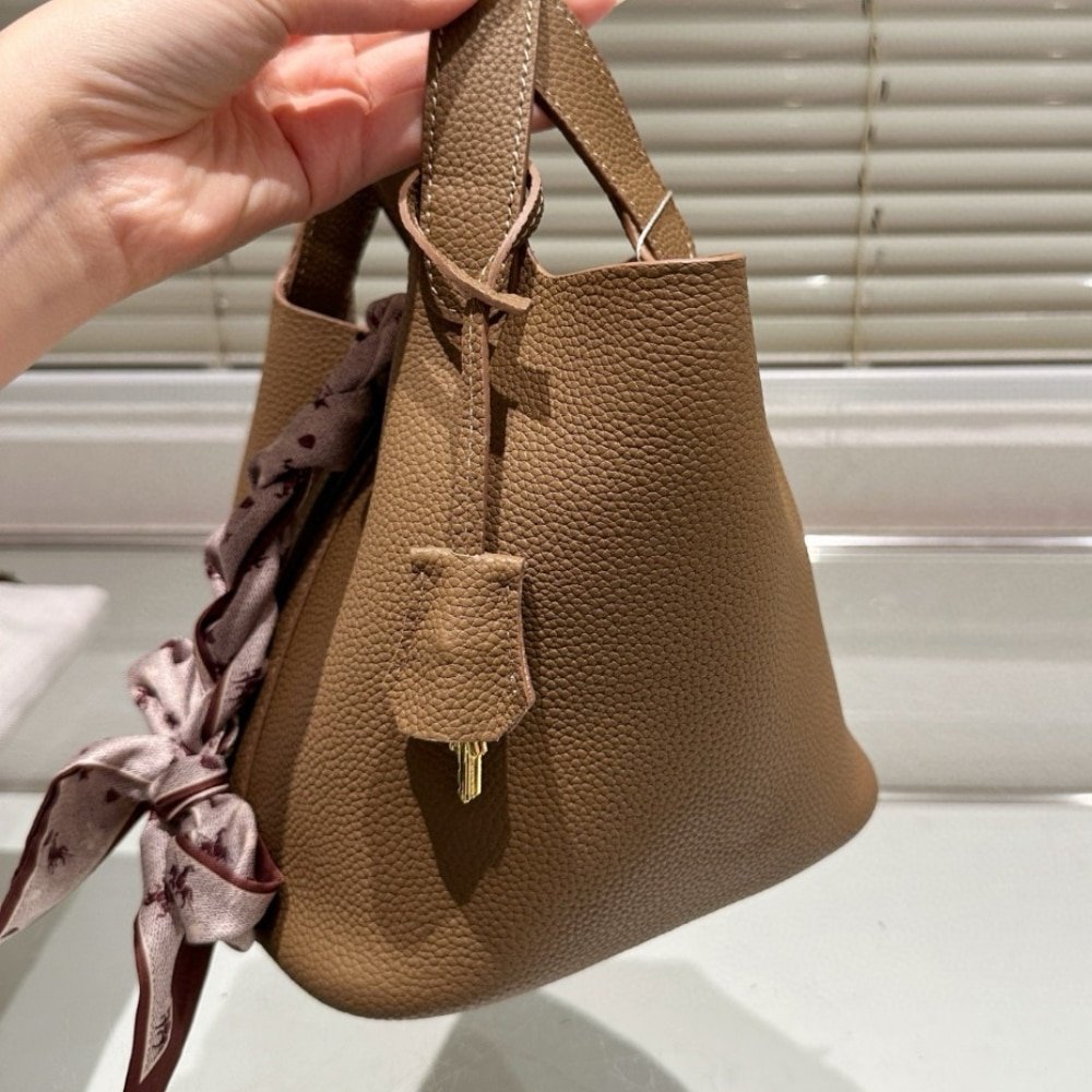 H**me5 Picotin Lock 18 Bag Etoupe With Gold 18Cm H056289Cc18