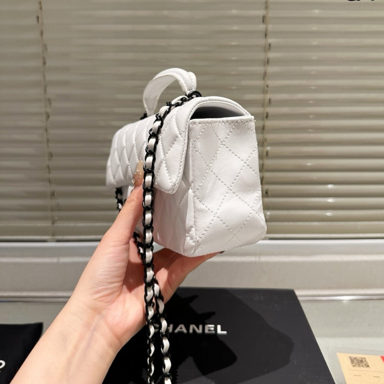 Ch**el Vintage Small Classic Flap Bag White 20Cm