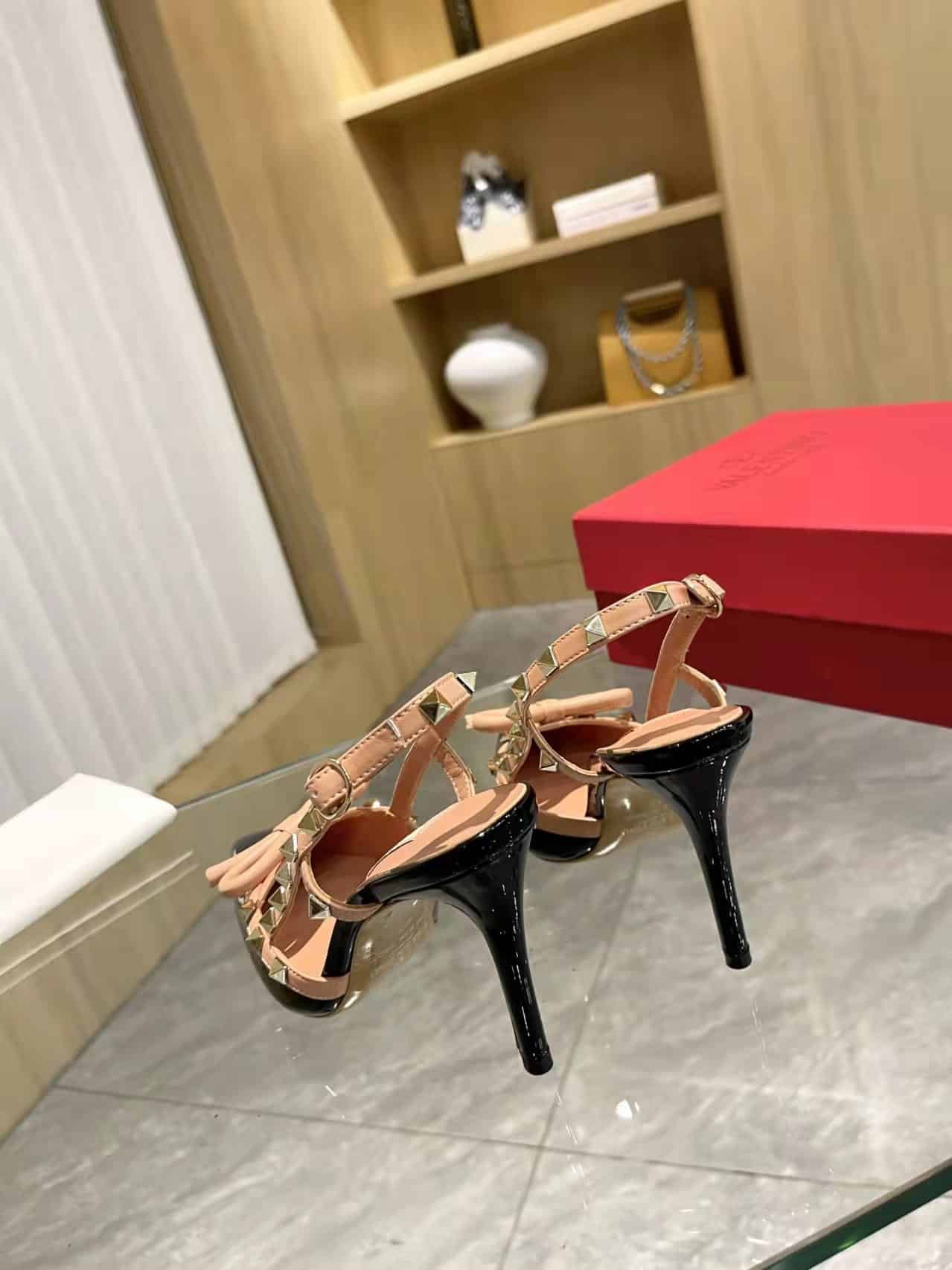 Va1e*ntin0 Rockstud Bow 100 Patent Slingback Pump Black Pink Ws0Ib8Tzen71