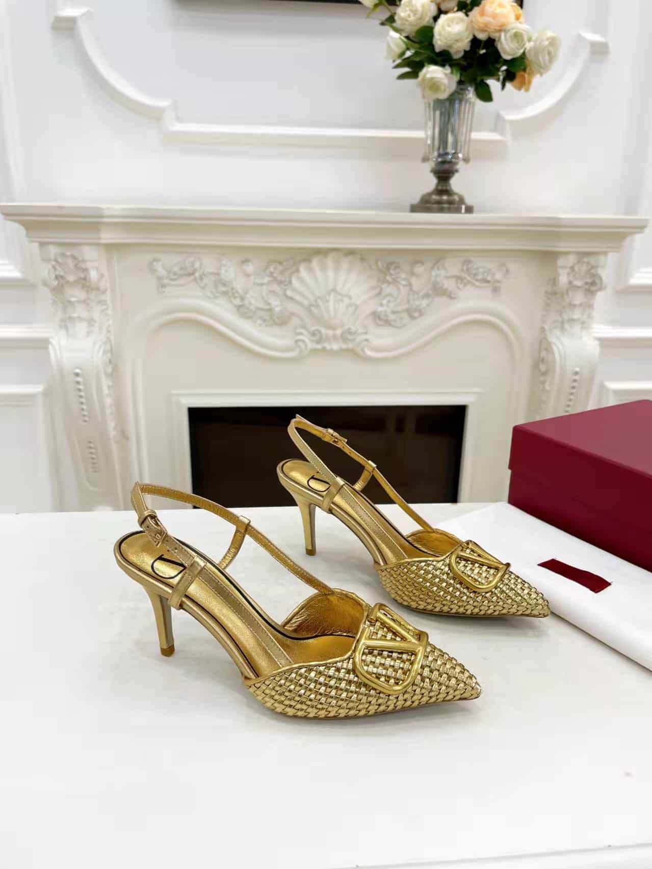 Va1e*ntin0 Garavani Vlogo Woven Leather Slingback Pumps Gold