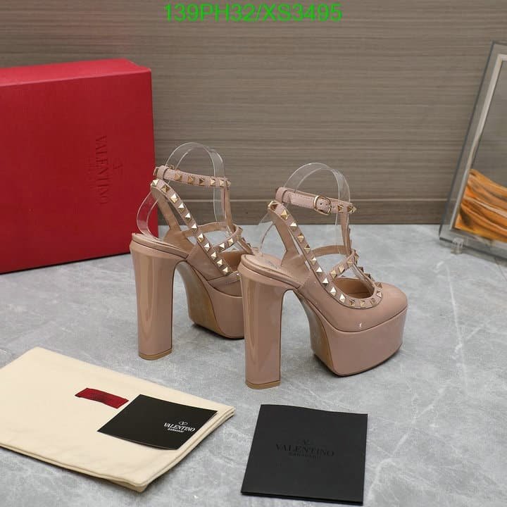 Va1e*ntin0 Rockstud Platform Pump In Patent Leather Beige