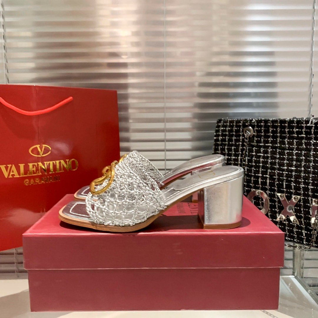 Va1e*ntin0 Garavani Vlogo Sandal Silver