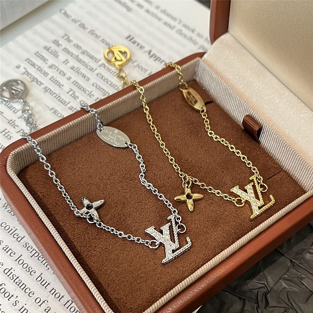 L0vis Vvtt0n Lv Iconic Enamel Necklace Gold M00596