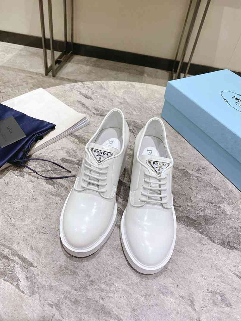 Pra*a Heeled Brushed Leather Lace-Ups White
