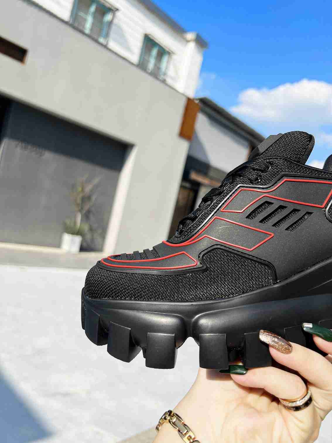 Pra*a Cloudbust Thunder Knit Black Red 2Eg293 3Lgn F0002