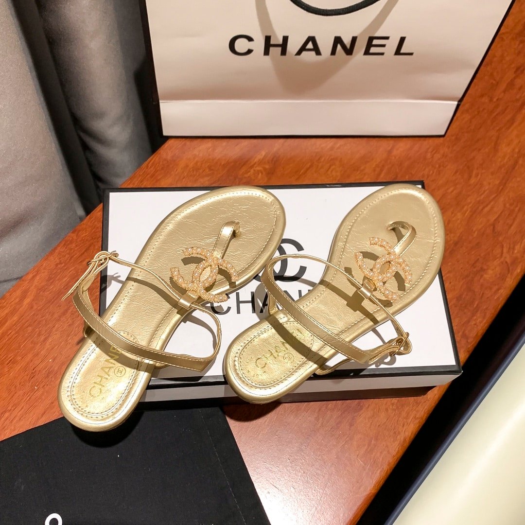 Ch**el Gold Pearl Cc Logo Thong Sandals Golden