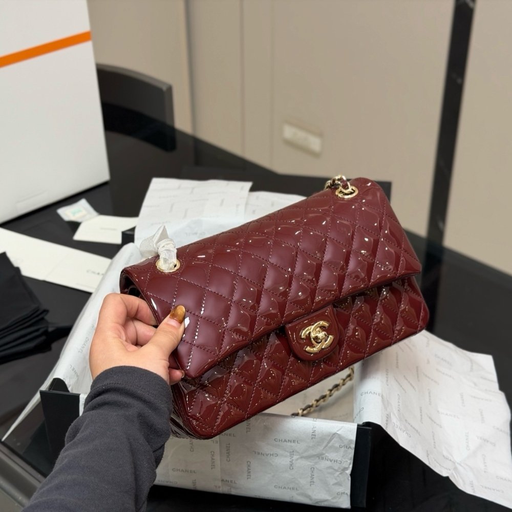 Ch**el Medium Classic Double Flap Bag Burgundy 25Cm