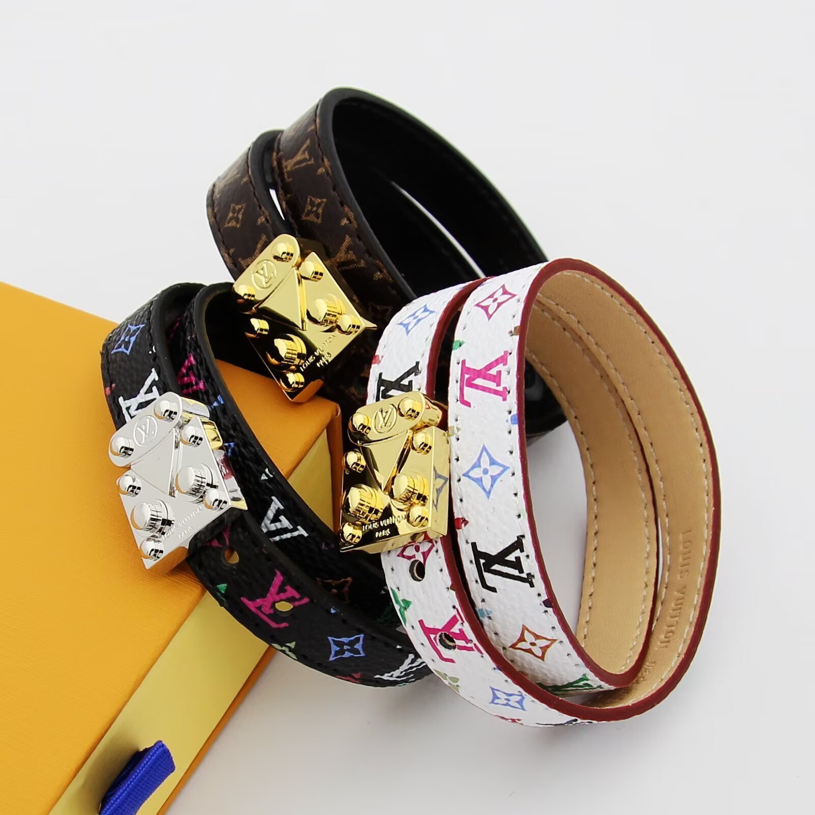 L0vis Vvtt0n X Murakami Lv Signature Bracelet White M8966E