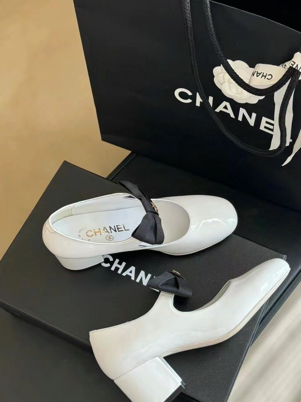 Ch**el Mary Janes White And Black G45356 B15113 Nt688