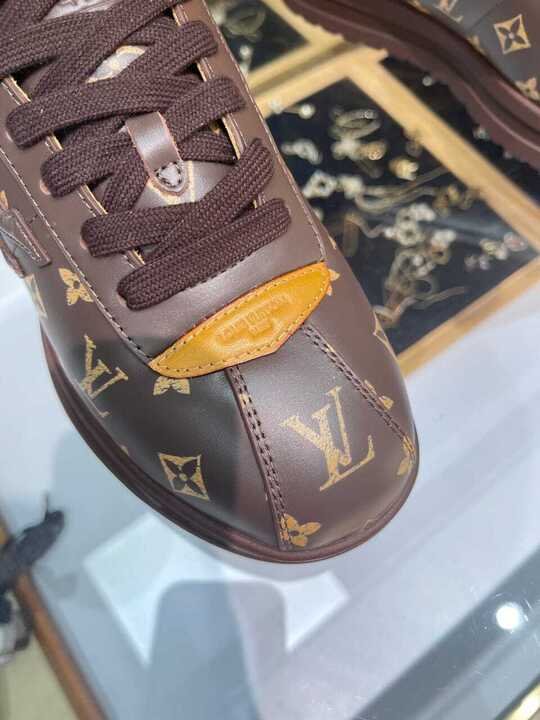 L0vis Vvtt0n Lv Buttersoft Sneaker Macassar 1Aikve